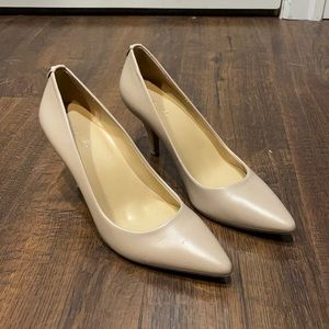 Michael Kors tan heels Dorothy Flex Pump
